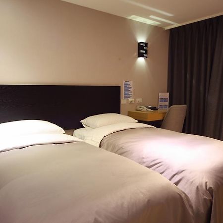 E-House Xining Branch Hotel Đài Bắc Ngoại thất bức ảnh