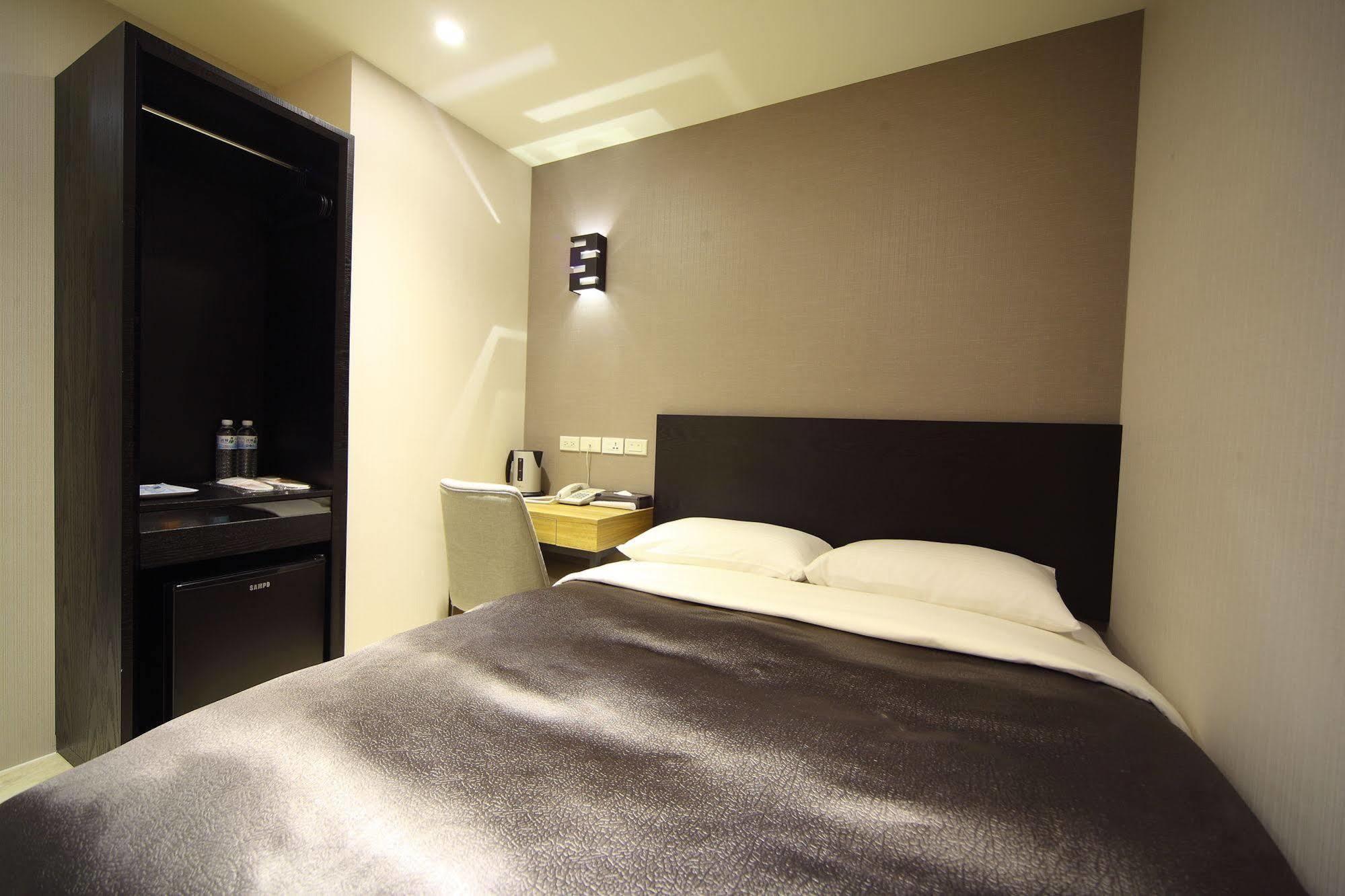 E-House Xining Branch Hotel Đài Bắc Ngoại thất bức ảnh
